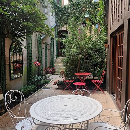 Chambres D'Hotes Le Patio D'Alain Et Veronique Lunéville Esterno foto